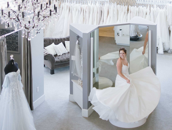 Tips from the Experts: Wedding Gown Shopping |  Denver Wedding Planning