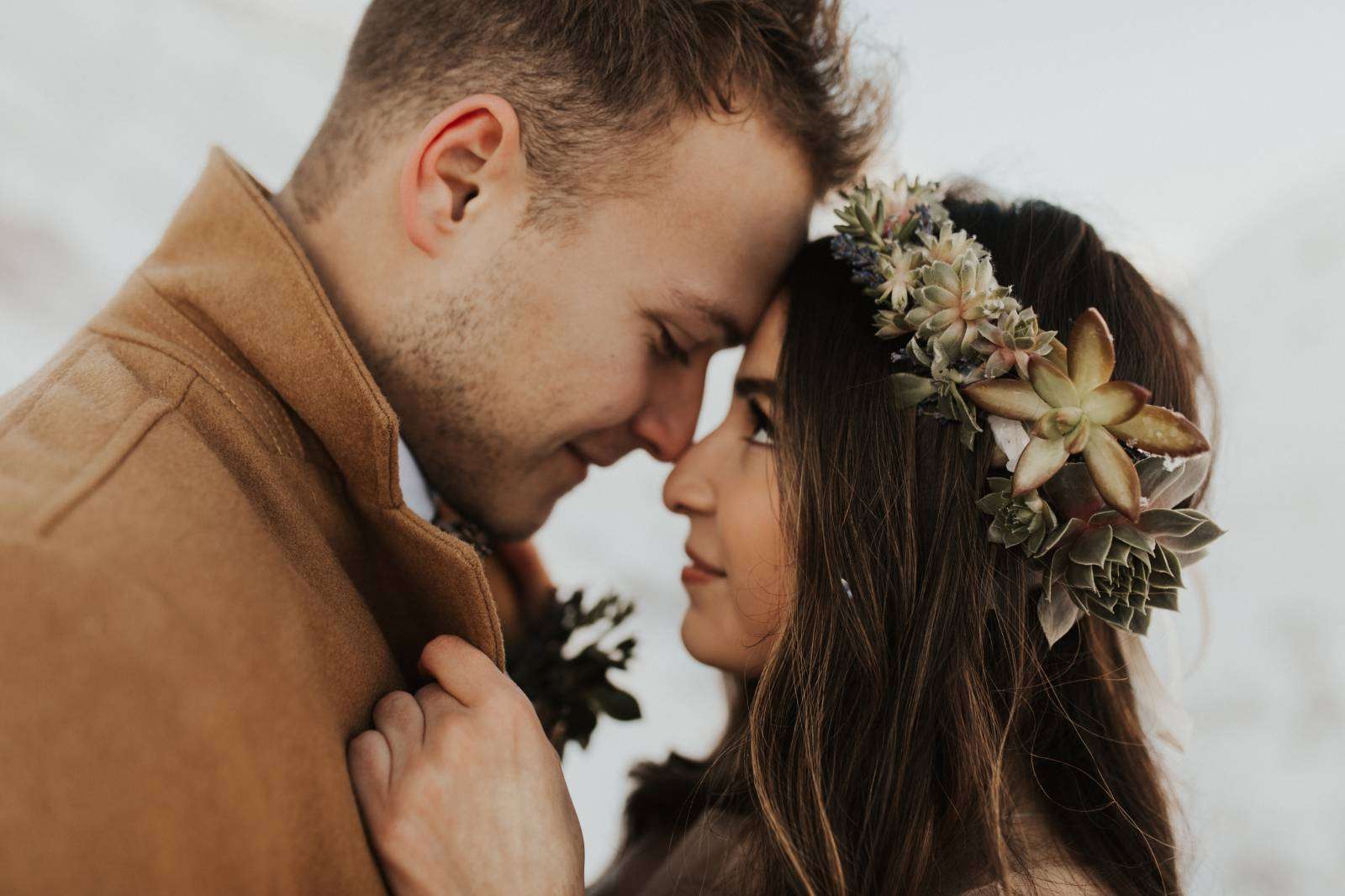 Winter Drumheller Elopement Inspiration