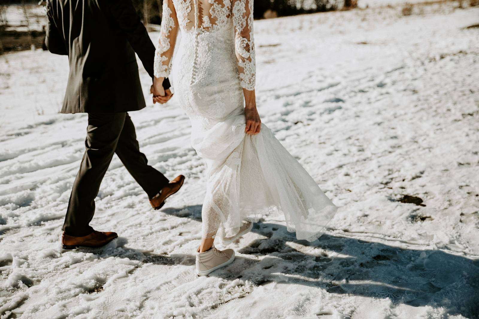 A Snowy October Wedding at Creekside Villa