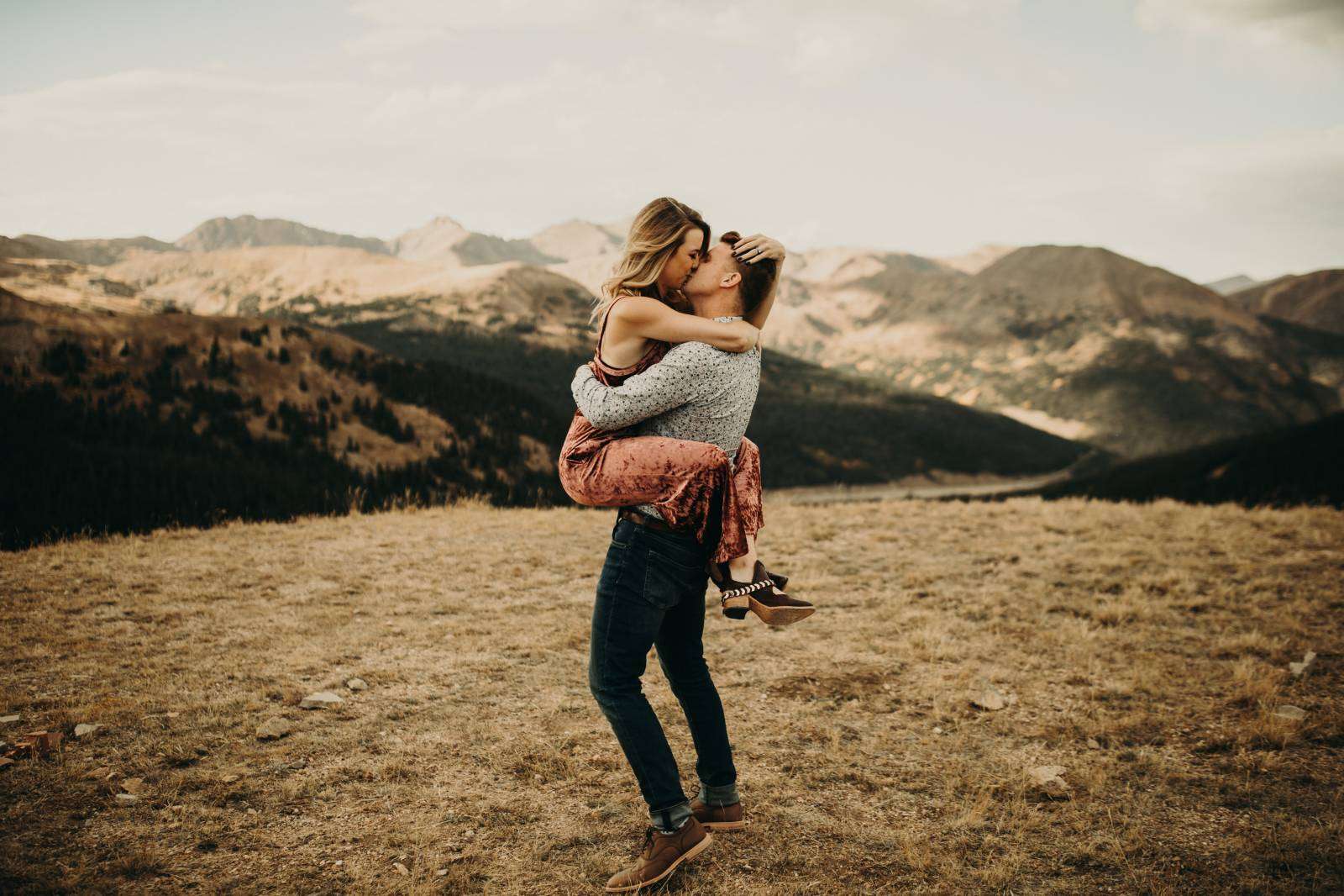A Photographer’s Guide to the Top Engagement Spots | Colorado