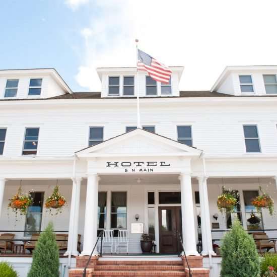 Sacajawea Hotel