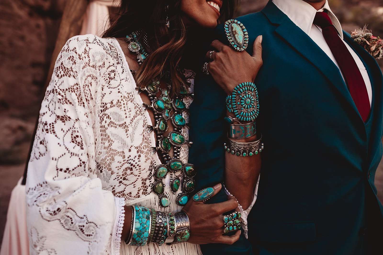 brown and turquoise wedding dress She chose turquoise without hesitationand let it lead. Not as an accent, but as a statement. Worn boldly, echoed thoughtfully, and translated into sugar with the same confidence. When a bride knows