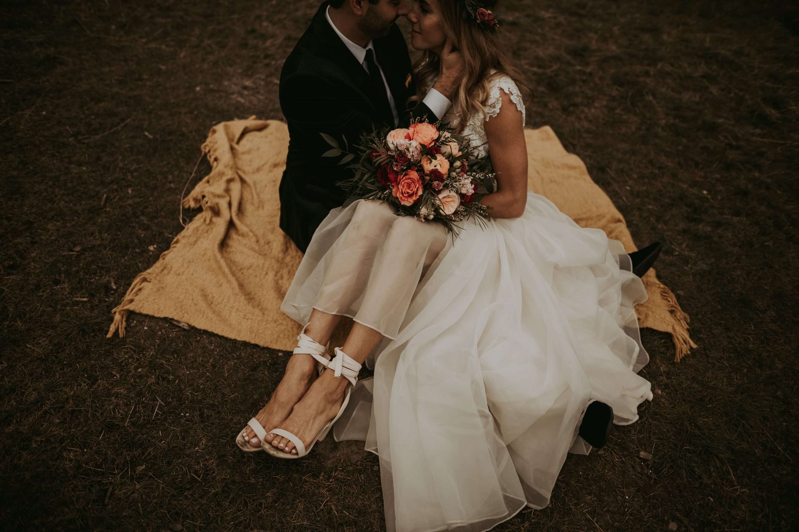 Relaxed Tunnel Mountain Reservoir Elopement
