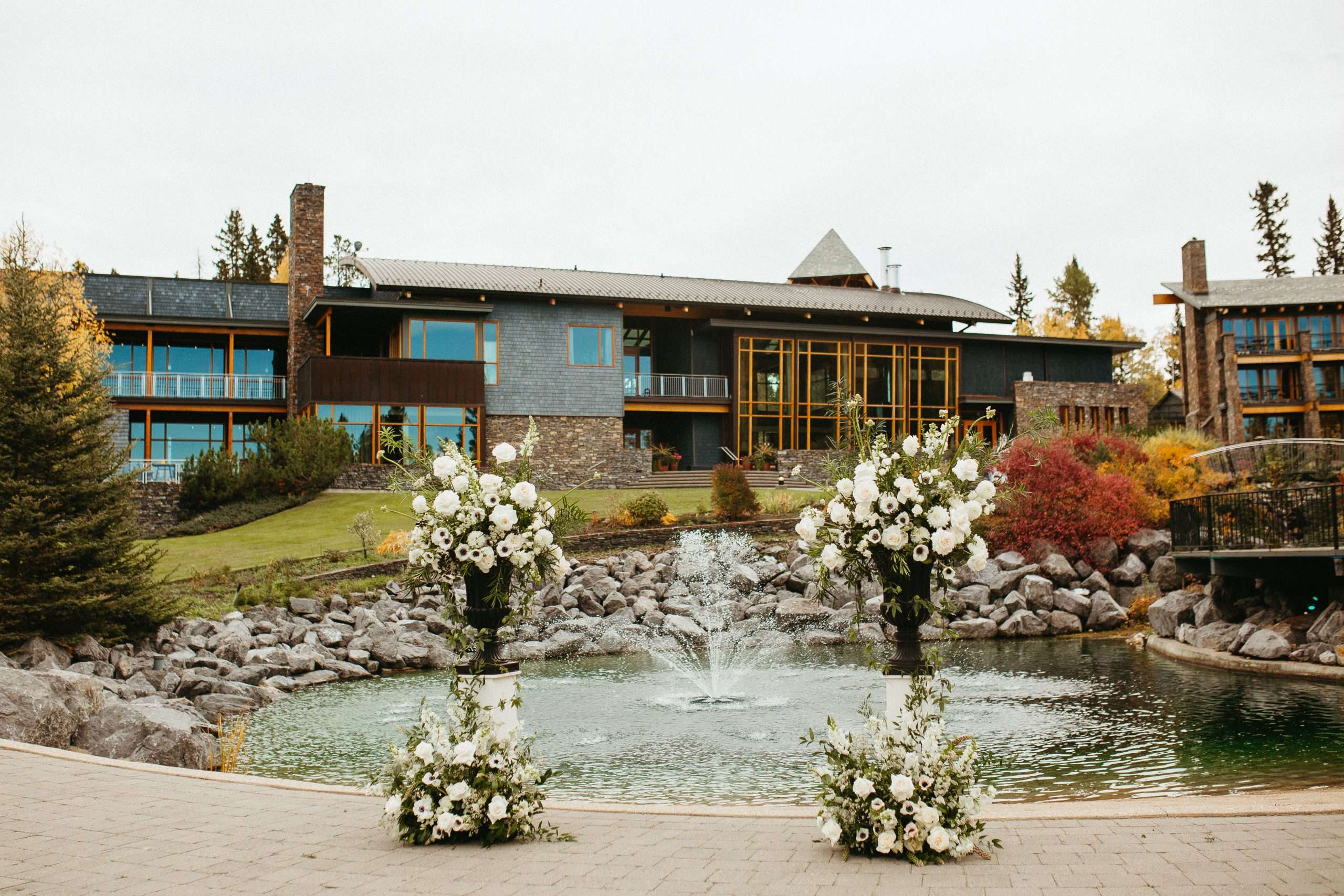 outdoor ceremony at azuridge estate hotel in calgary - calgary wedding venue