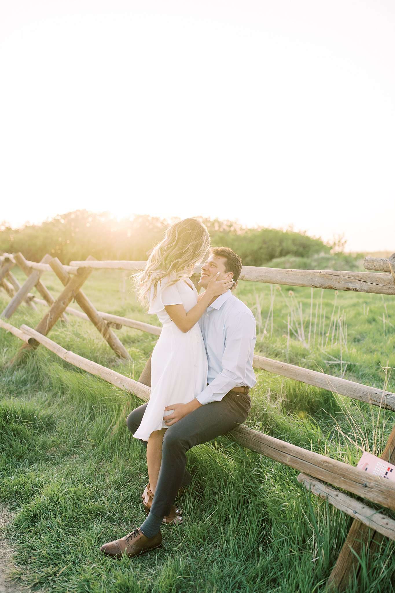 Simple and Elegant Engagement at Tunnel Springs Park