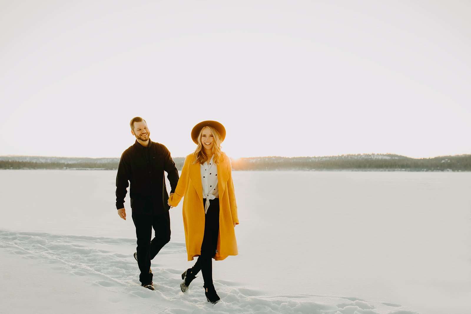 Sunny and Affectionate Ponderosa State Park Engagement