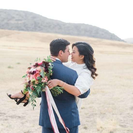 How to Achieve a Subtle Theme in an Elopement