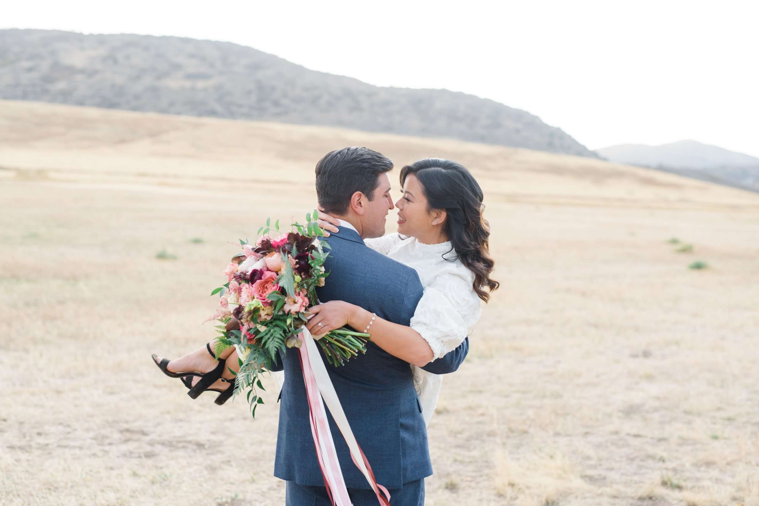 How to Achieve a Subtle Theme in an Elopement