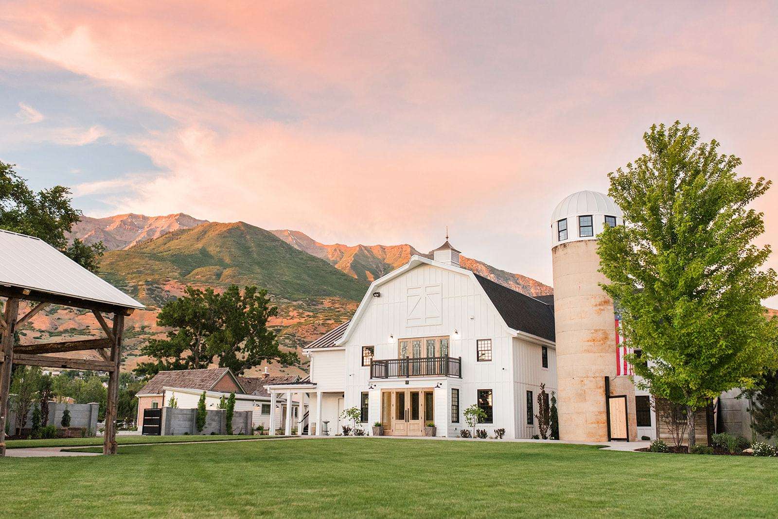 42 Barn Wedding Venues Across the Rockies