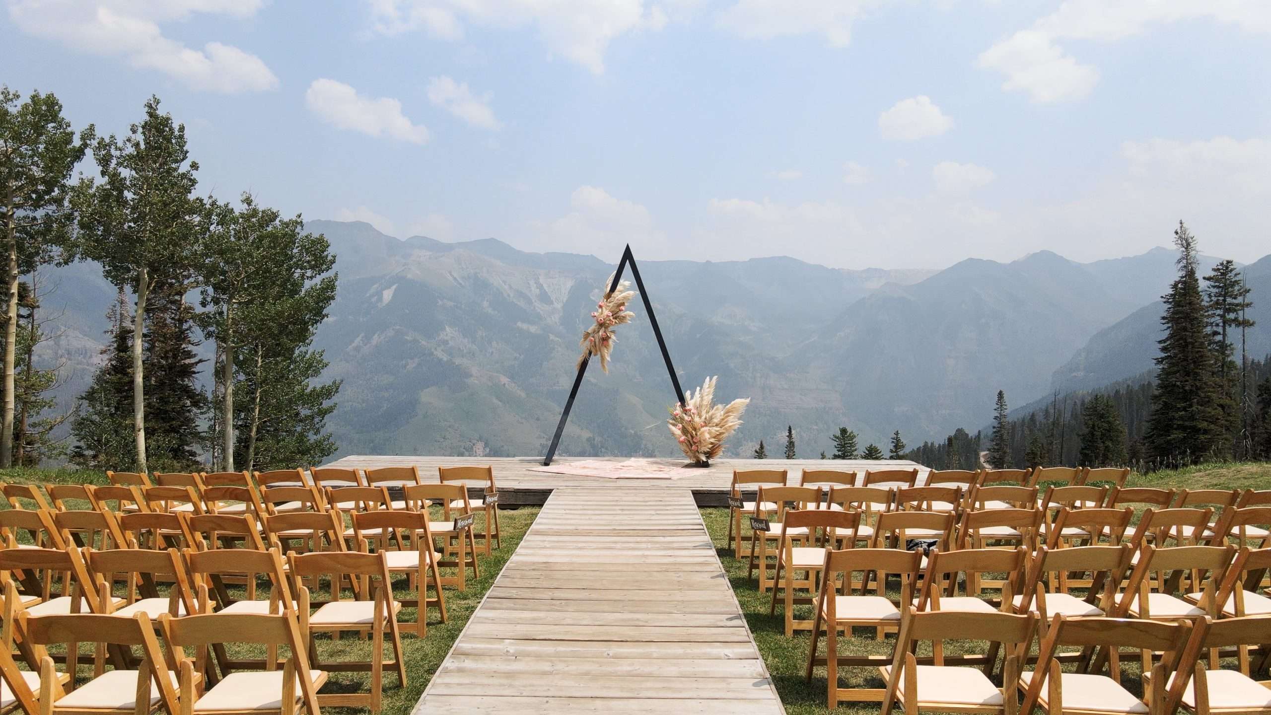 22 Wedding Deck Venues in the Rocky Mountains