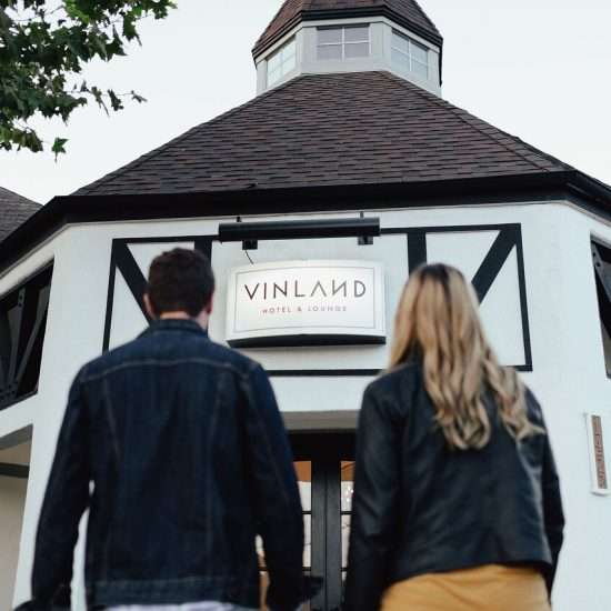 Vinland Hotel & Lounge