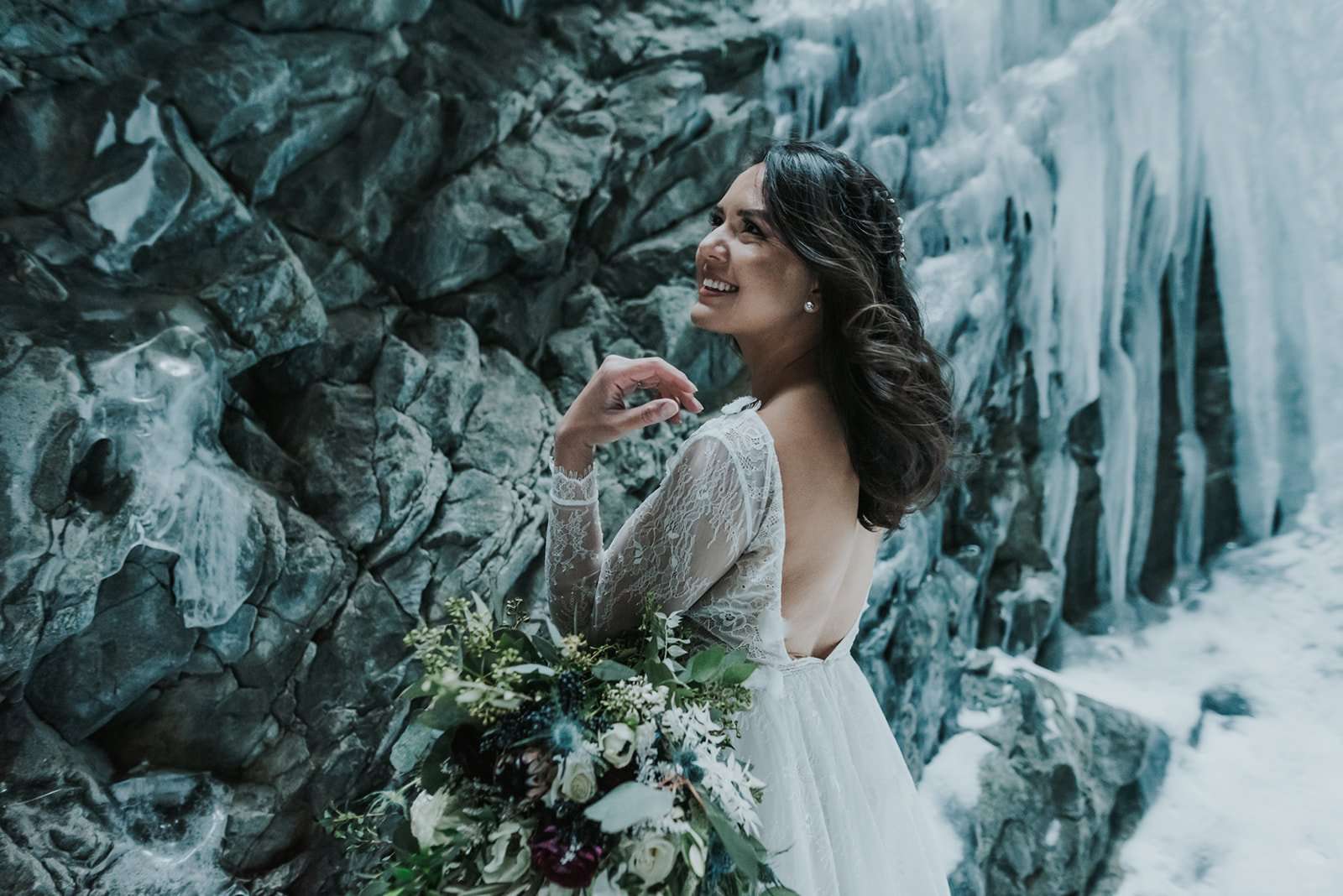 Plan the Dreamiest Winter Elopement: Tips From Jenny Smiley Photography