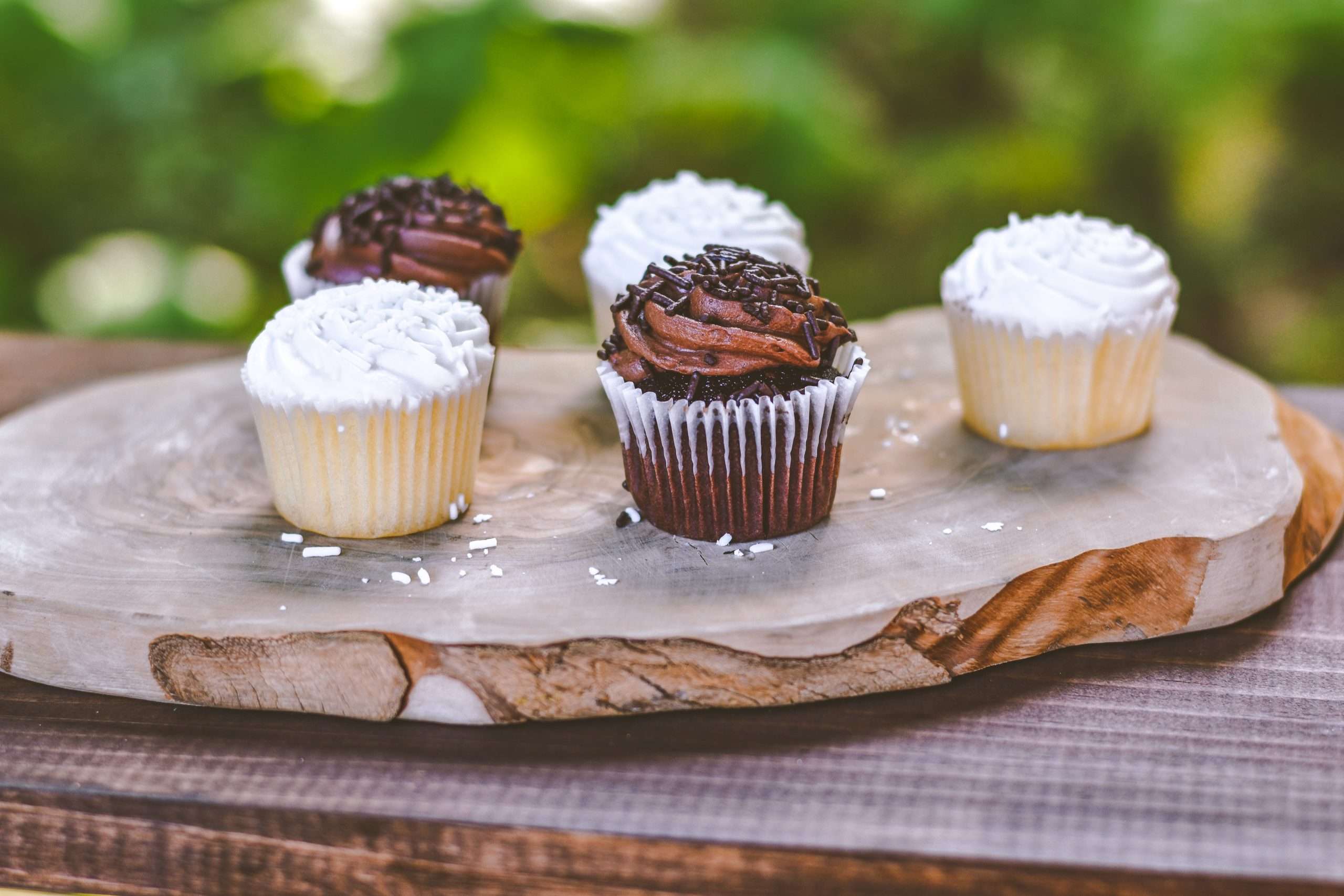 Wedding Cake Alternatives That Will Satisfy Your Sweet Tooth