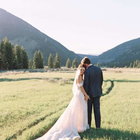 Bright Montana Wedding Day with Pops of Color