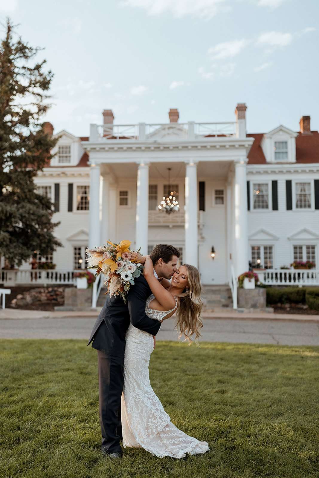 Classically Elegant Manor House Wedding