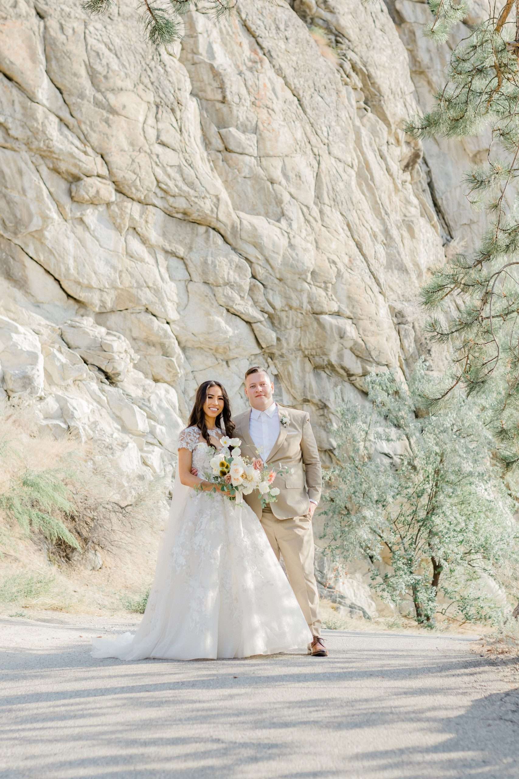 Soft and Sweet God’s Mountain Estate Summer Elopement