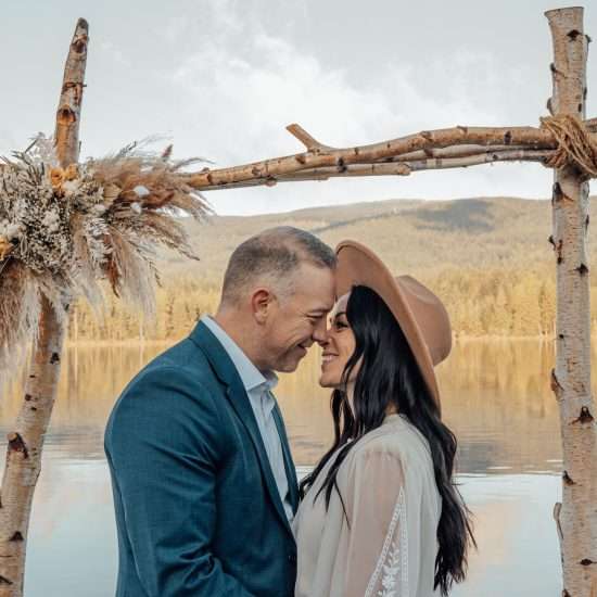Simplistic Lakeside Elopement Inspiration