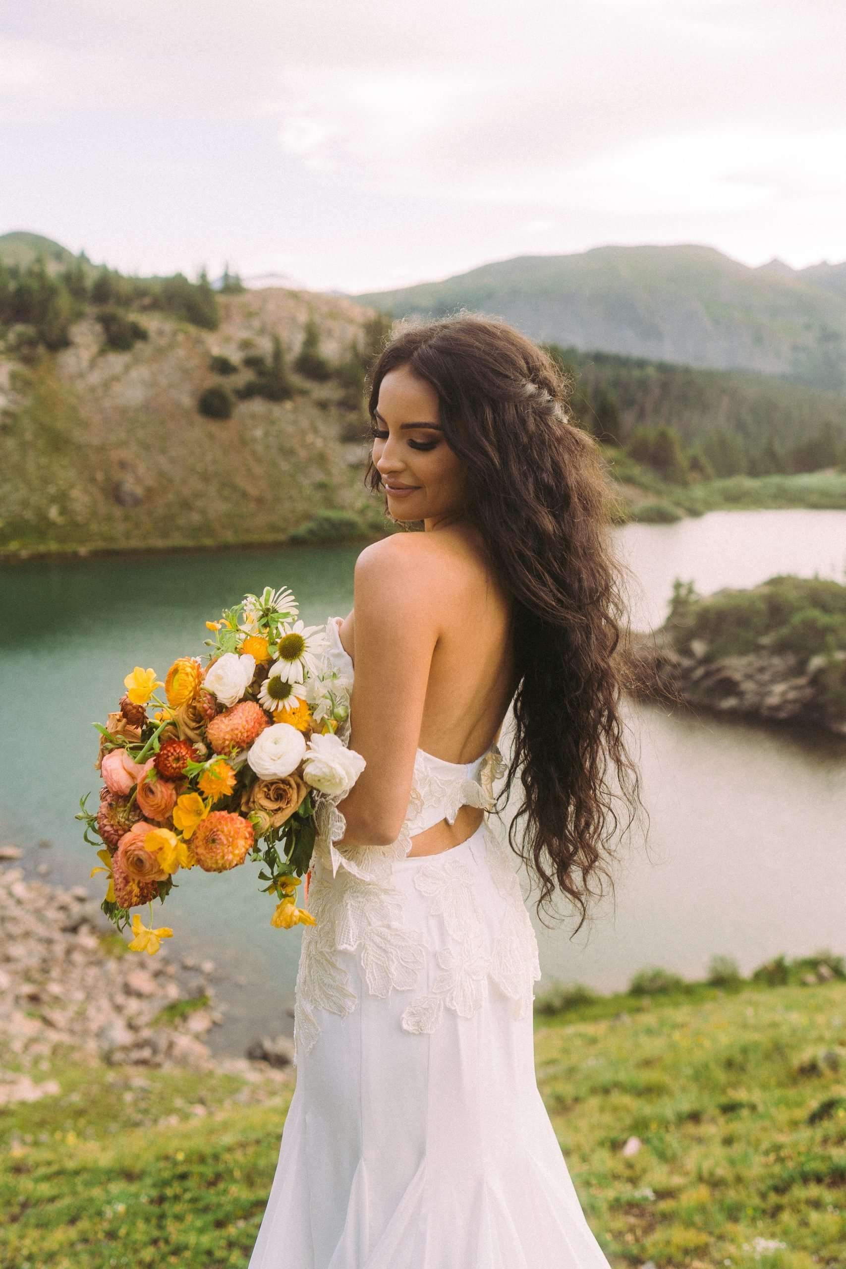 Vibrant and Warm Summer Elopement