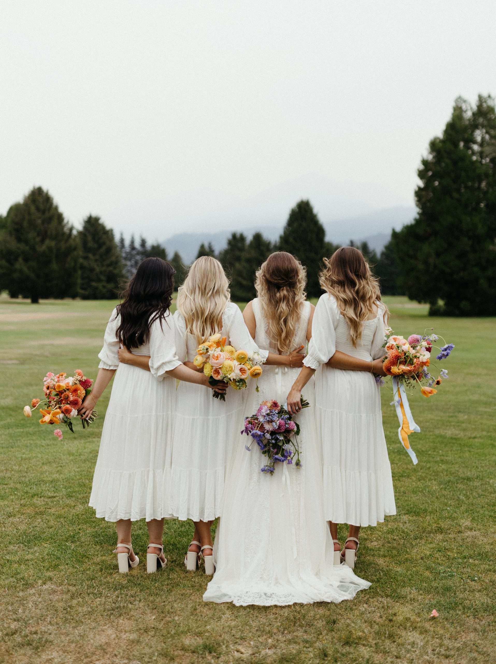 Minimalistic Summer Wedding with Pops of Color
