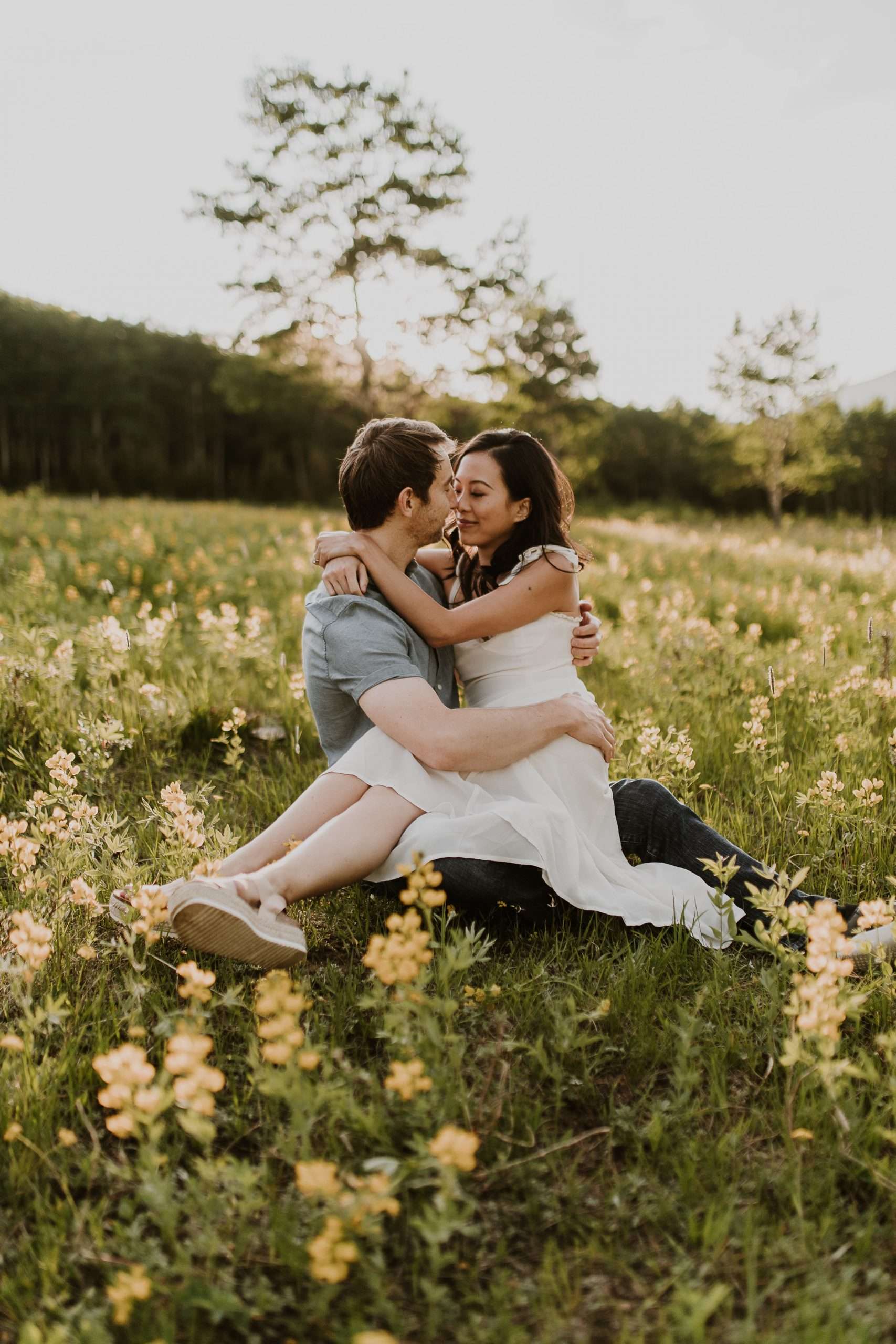 Serene Springtime Engagement Among the Wildflowers