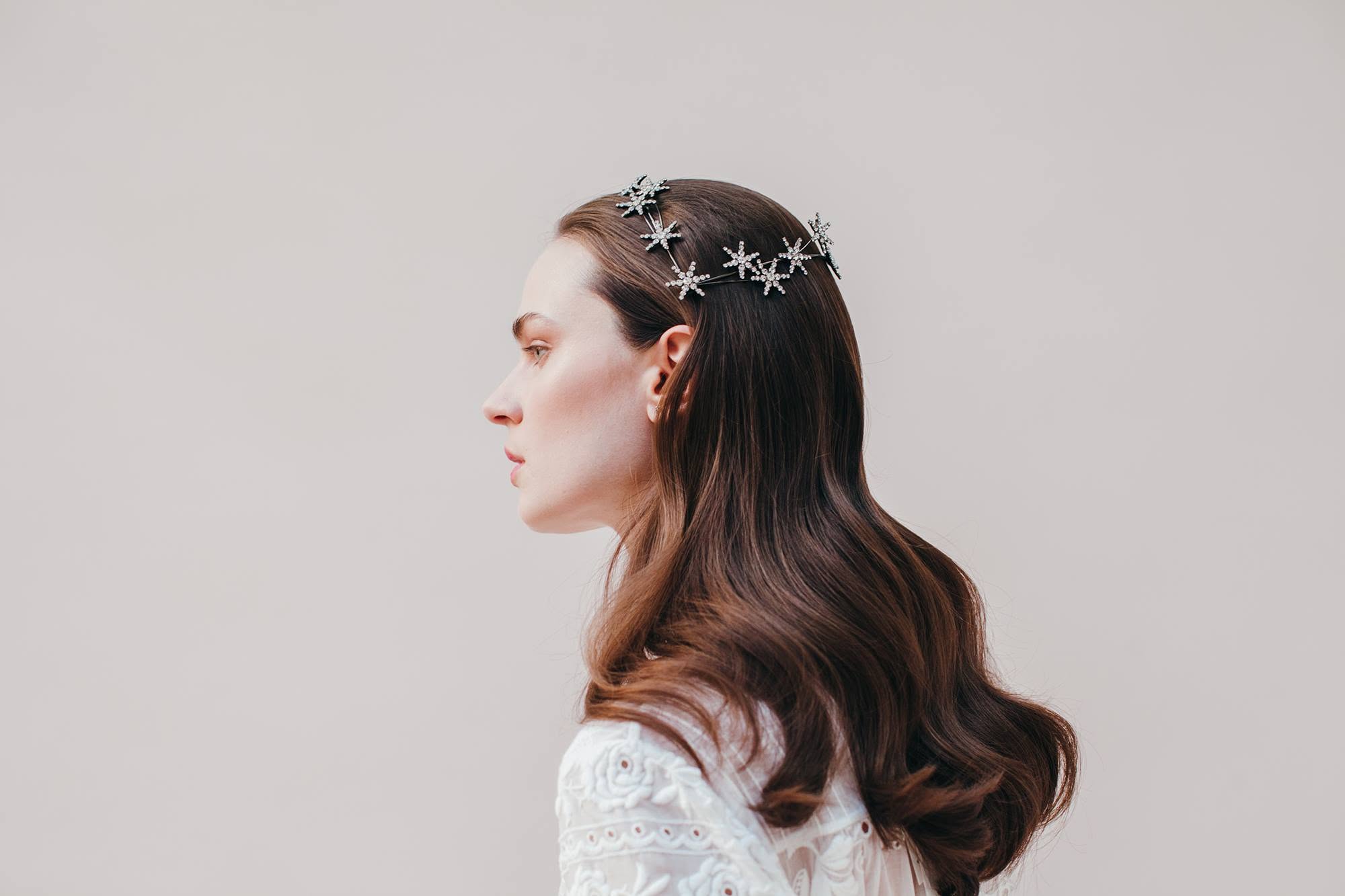 16 Bridal Headbands To Complete Your Wedding Day Look