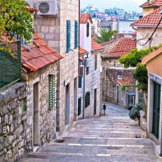 10 Romantic Airbnbs Around the World
