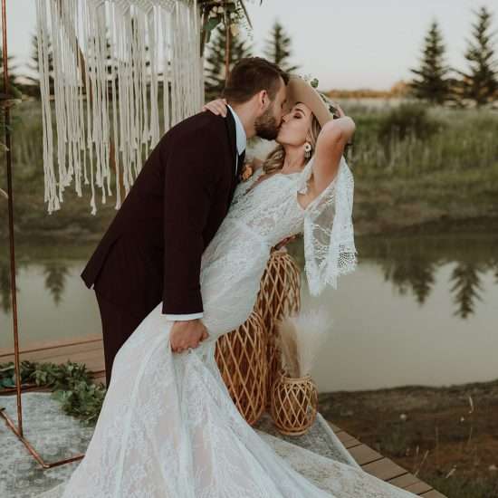 Earthy and Bohemian Picnic Elopement Inspiration