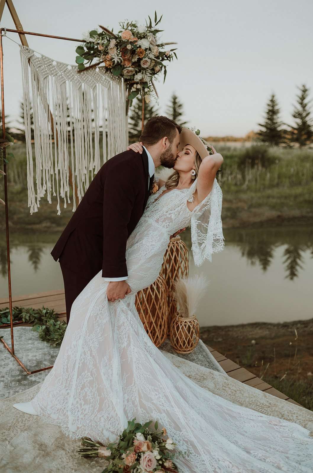 Earthy and Bohemian Picnic Elopement Inspiration