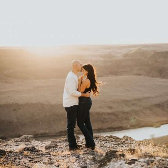 Naturally Stunning Swan Falls Dam Engagements