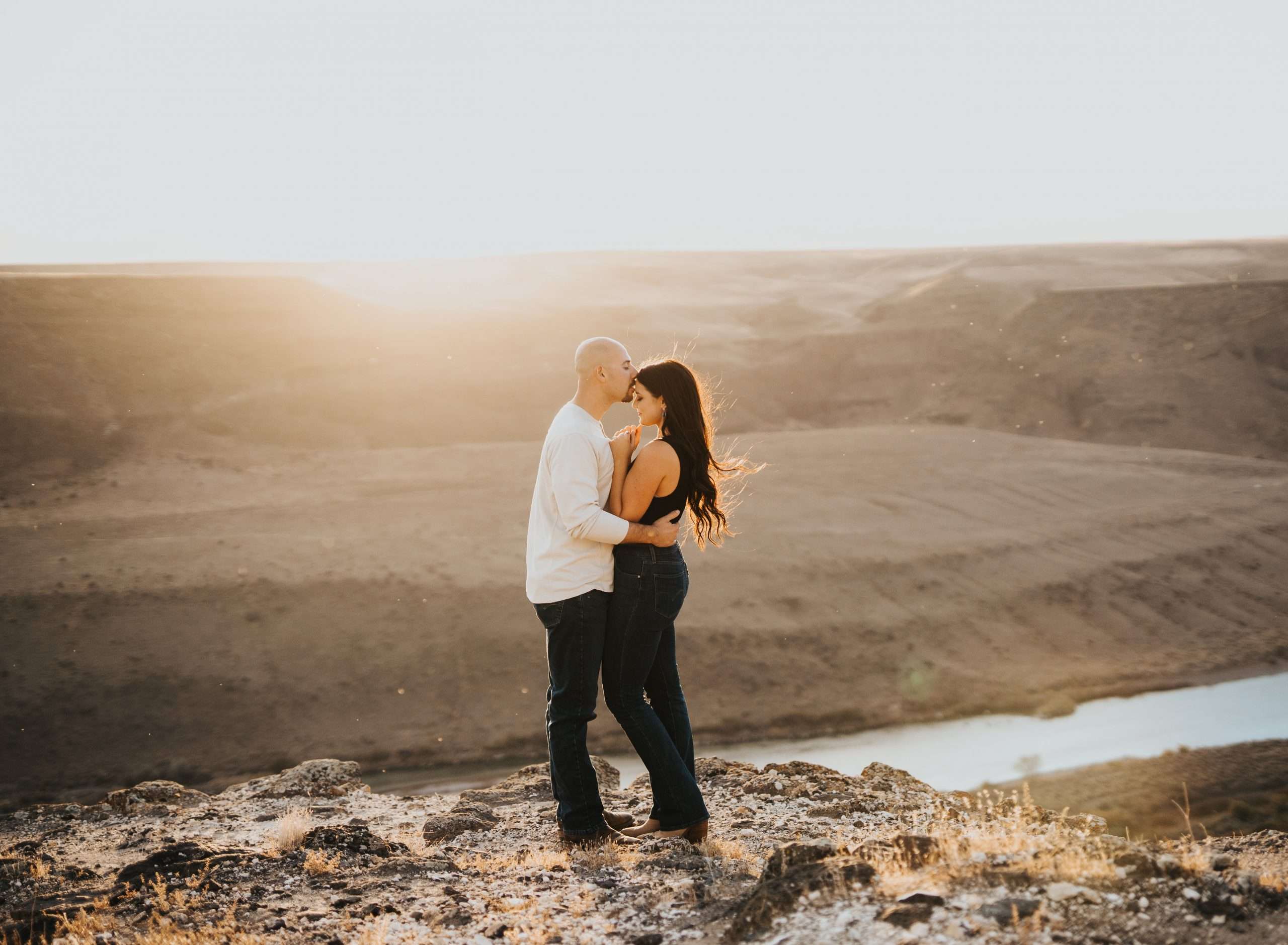Naturally Stunning Swan Falls Dam Engagements
