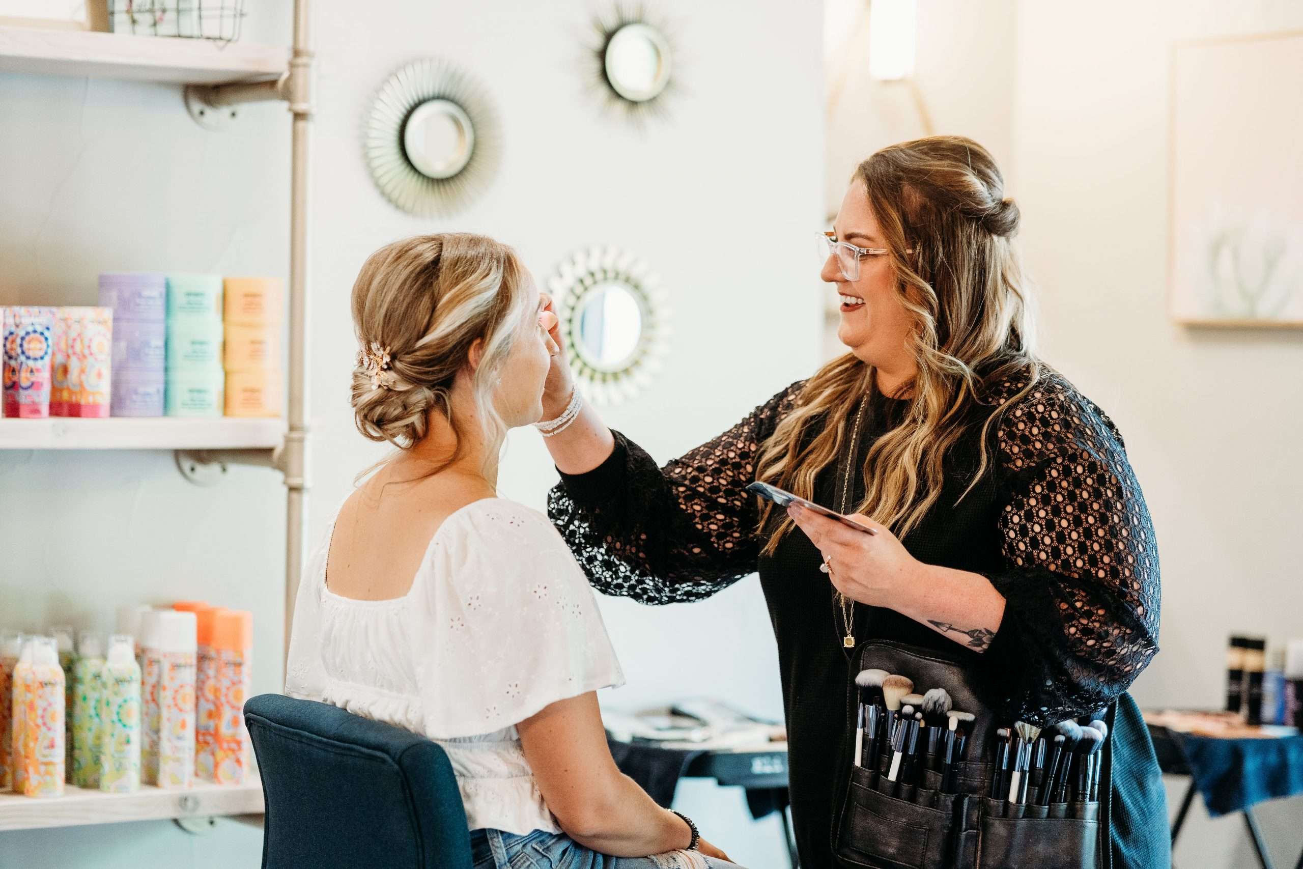 What to Expect When Hiring a Makeup Artist For Your Wedding Day
