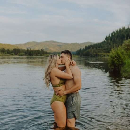Our Favorite Engagement and Couple’s Photos That Aren’t Boring