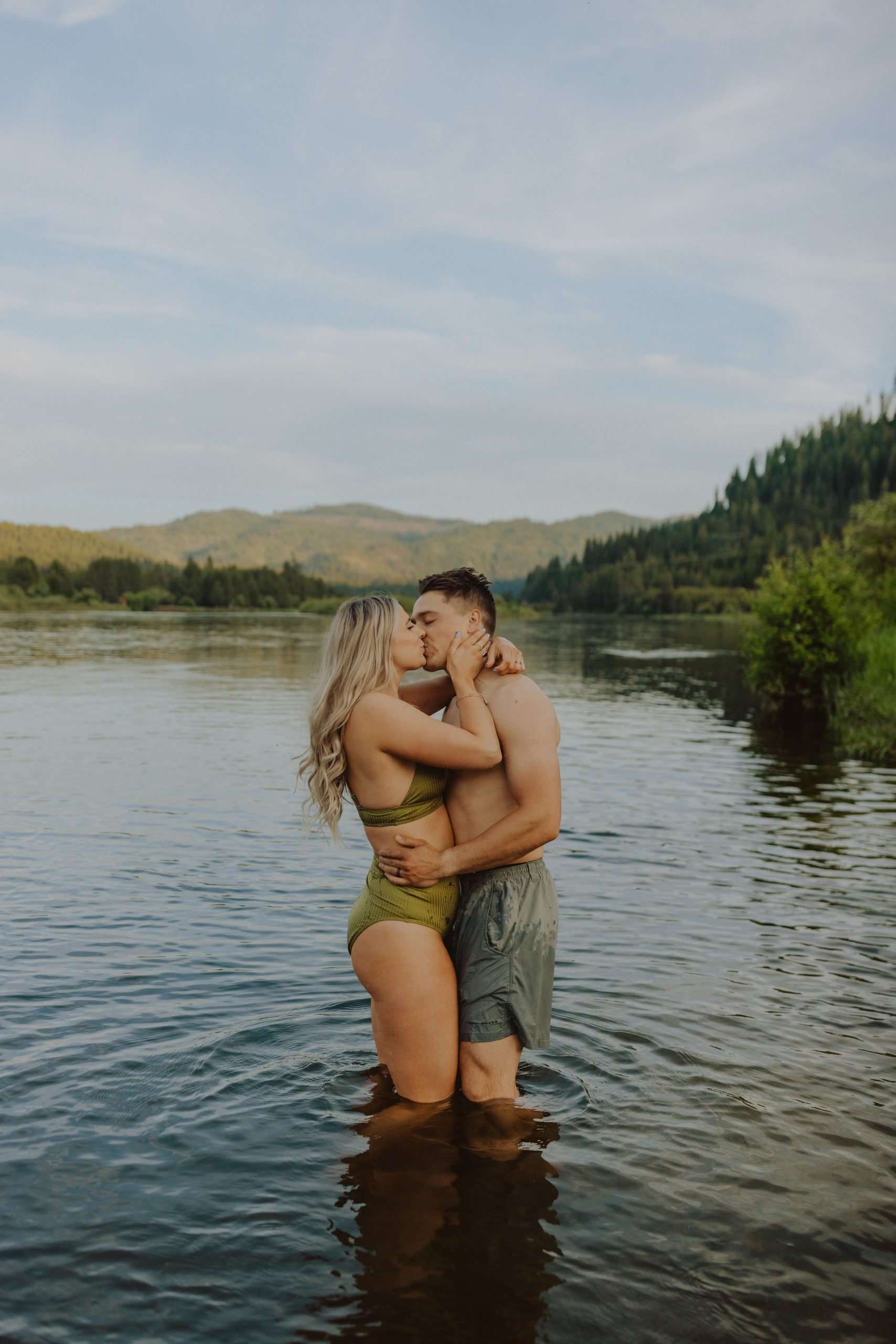 Our Favorite Engagement and Couple’s Photos That Aren’t Boring