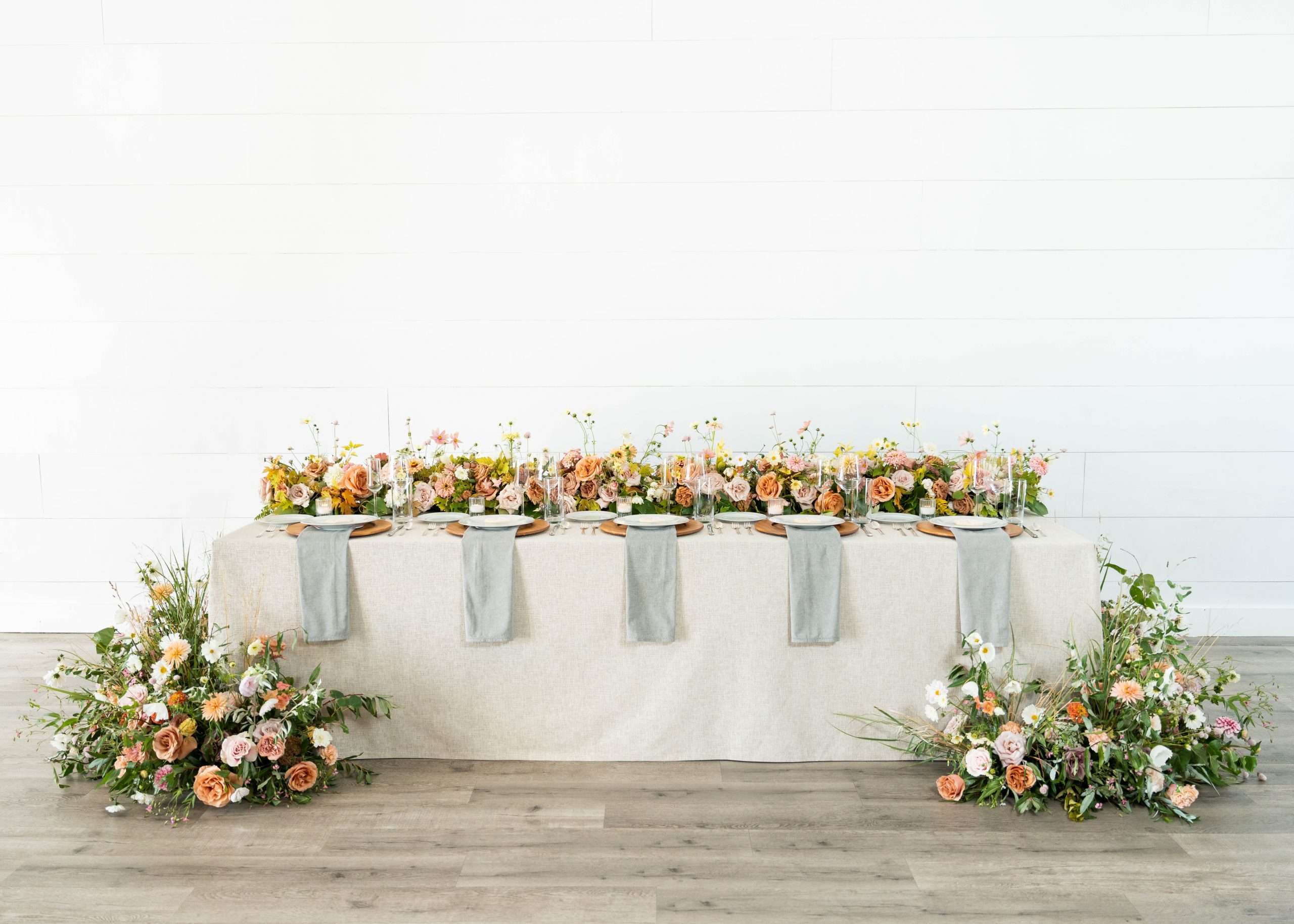 Warm Early Autumn Wedding Inspiration