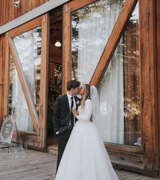 A Cozy Christmas Themed Wedding in Utah