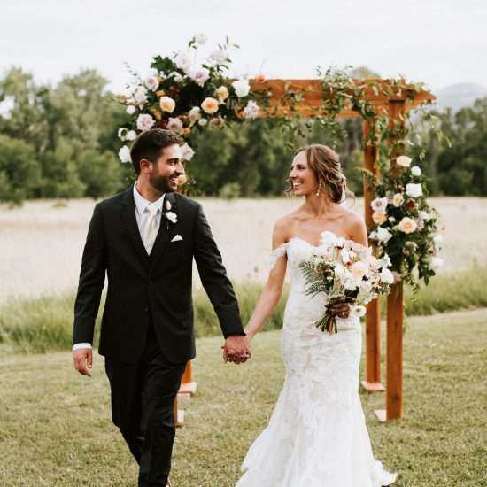 Charming Spring Nuptials at the Rist Canyon Inn
