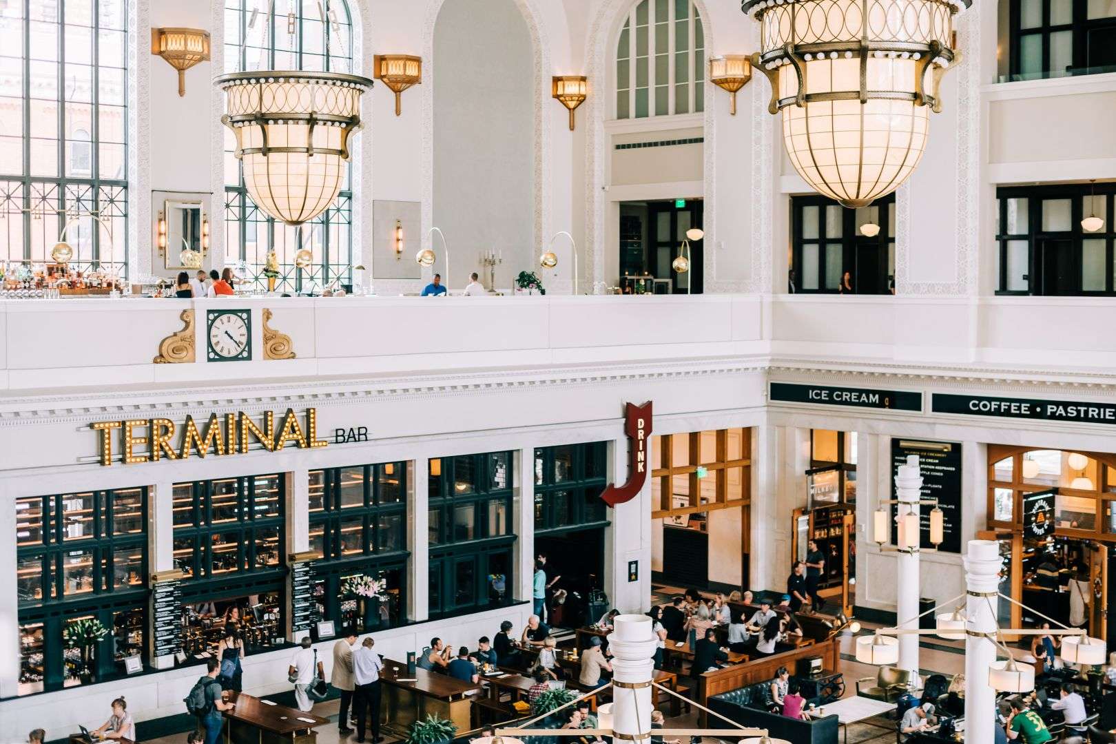 the terminal bar at union station