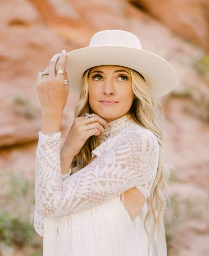 Minimalist and Earthy Zion Elopement
