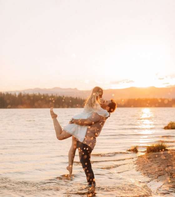 Sweet Summer Lovin’ Engagement Session