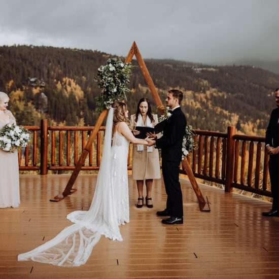 Everything You Need to Know Before Hiring a Wedding Officiant – Featuring Jane from Jane’s Personalized Weddings