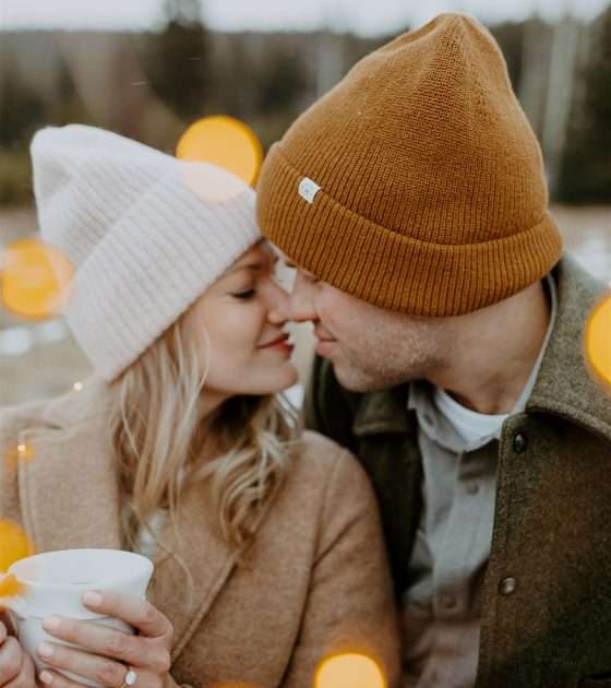Cozy and Sweet Winter Engagement Session