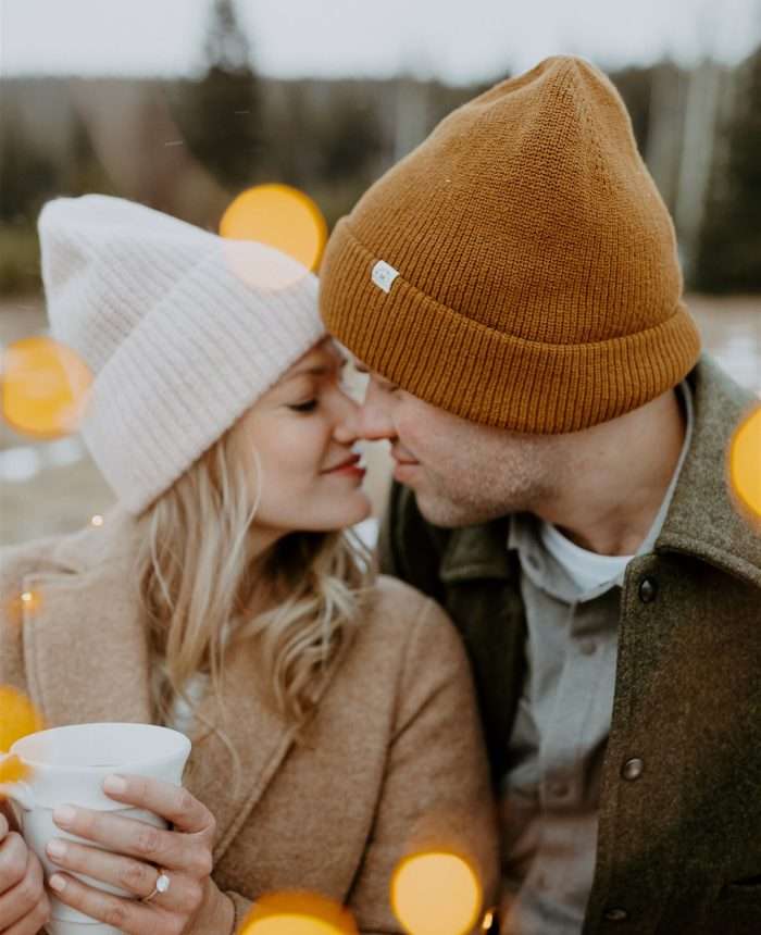 Cozy and Sweet Winter Engagement Session