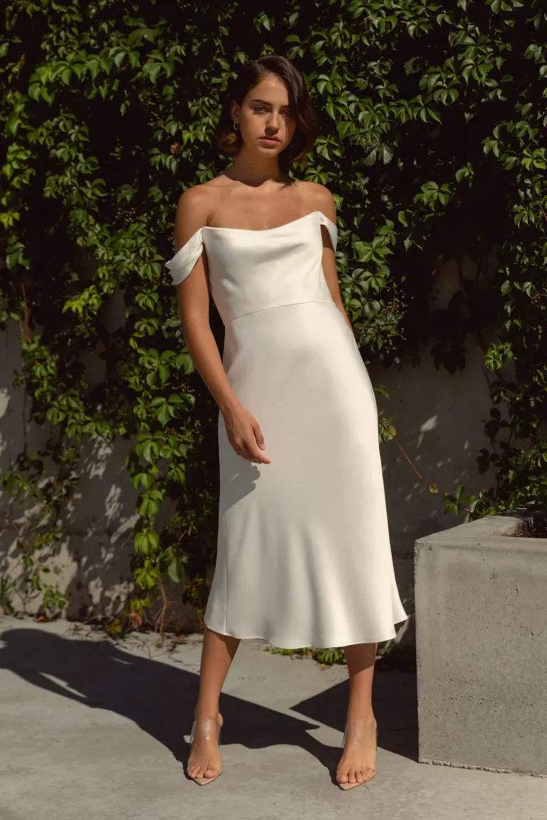 modern midi wedding dress 6 Midi-Length Gowns for the Modern Bride