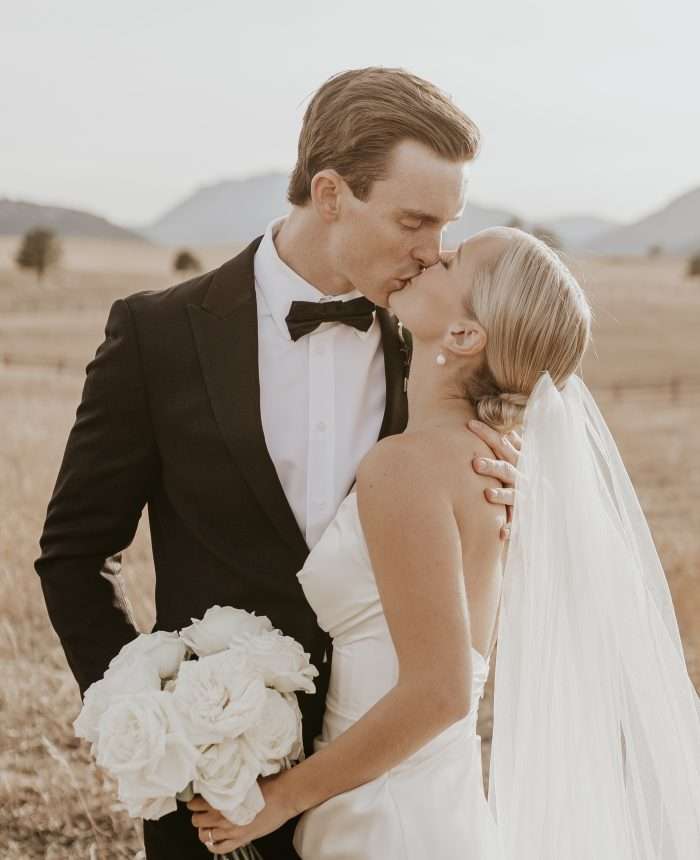 Chic and Neutral Colorado Nuptials