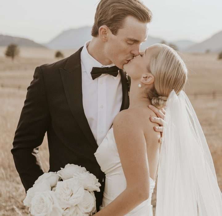 Chic and Neutral Colorado Nuptials