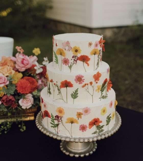 Sweet and Cheerful Idaho Nuptials
