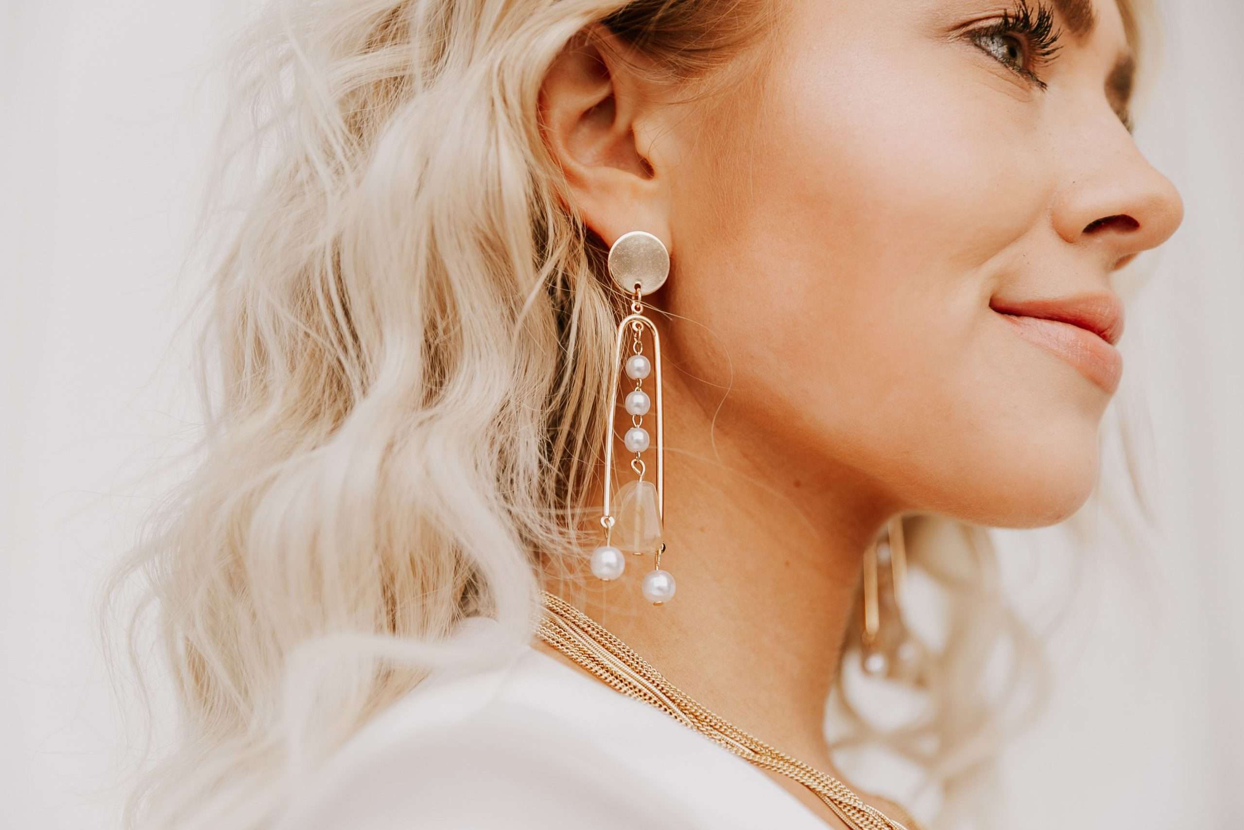8 Earrings to Add to your Wedding Day Look