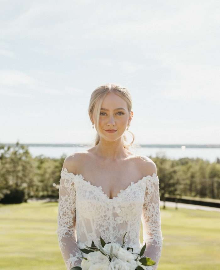 Sophisticated and Romantic I Dos at Hilltop Wedding Center