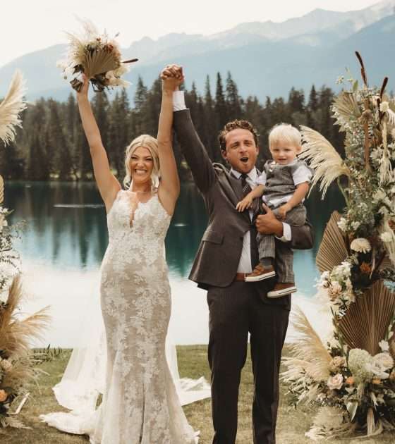 Beige and Chic Mountain-Boho Wedding