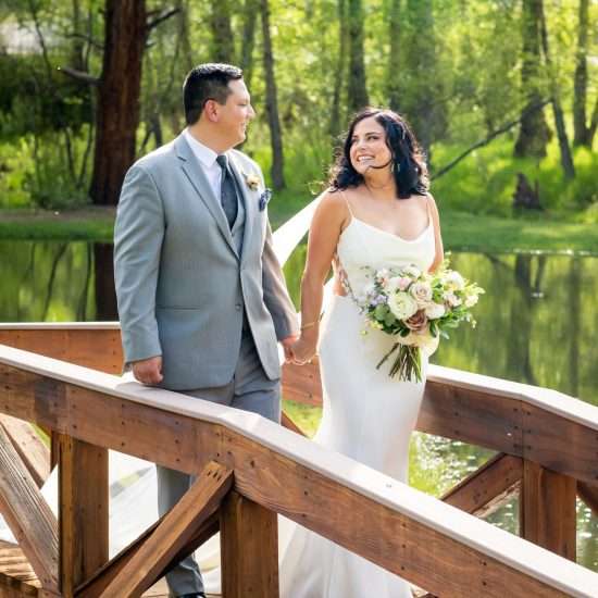 Simple and Vibrant Wedding in the Mountains